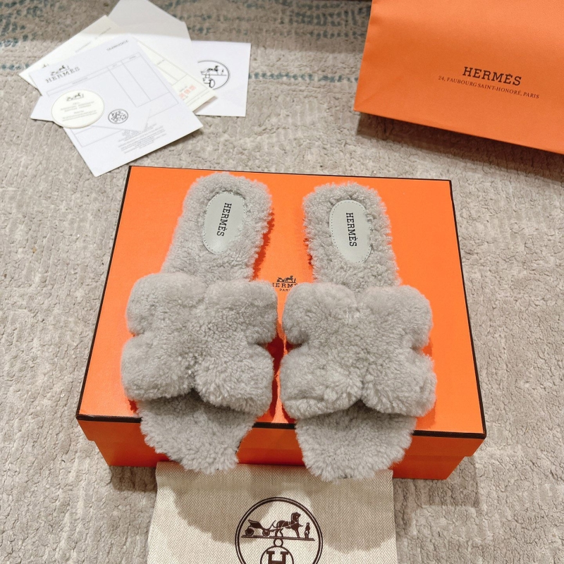 H**mes slippers